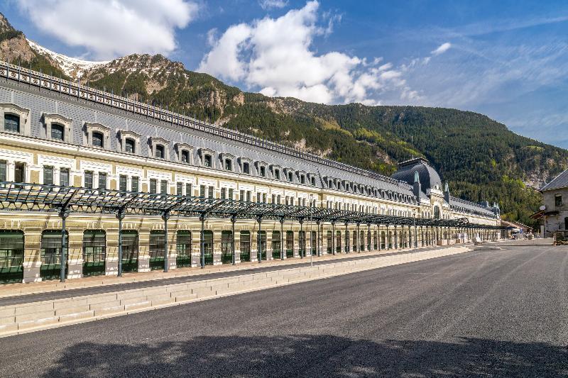 Canfranc Estacion Royal Hideaway Hotel Экстерьер фото